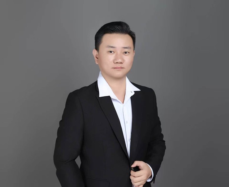 苏城企业服务集团董事长 彭飞 商务照